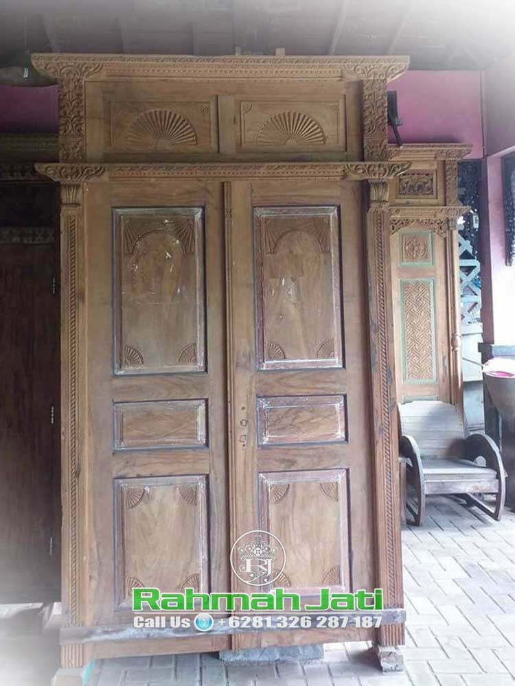 Pintu Gebyok Antik